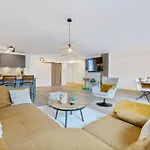 Sonnenglueck - Grosses Fuer 8 Im Zentrum Mit Flexiblen Betten, Balkon & Parkplatz Altusried