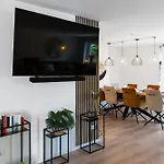 Sonnenglueck - Grosses Fuer 8 Im Zentrum Mit Flexiblen Betten, Balkon & Parkplatz * Altusried