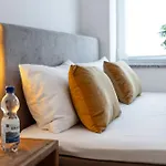 Sonnenglueck - Grosses Fuer 8 Im Zentrum Mit Flexiblen Betten, Balkon & Parkplatz Appartement