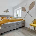 Sonnenglueck - Grosses Fuer 8 Im Zentrum Mit Flexiblen Betten, Balkon & Parkplatz Διαμέρισμα Altusried