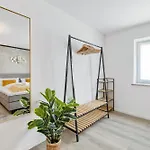 Διαμέρισμα Sonnenglueck - Grosses Fuer 8 Im Zentrum Mit Flexiblen Betten, Balkon & Parkplatz