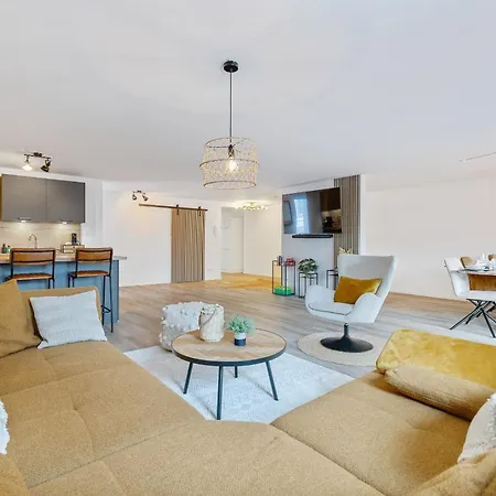 Sonnenglueck - Grosses Fuer 8 Im Zentrum Mit Flexiblen Betten, Balkon & Parkplatz Altusried